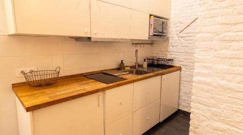 Bright 2BR home with double patio Macarena