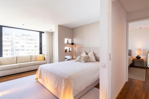 Luxury 2BR Penthouse with balcony in Lisbon