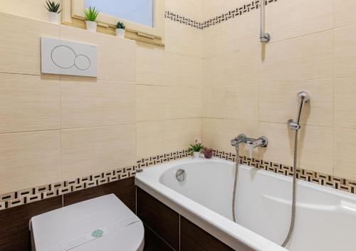brd 41 5- Affordable 3-Room 2-Bathroom Lift Ponte Vecchio