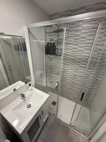 Apartment in Estrecho Lope de Haro Street