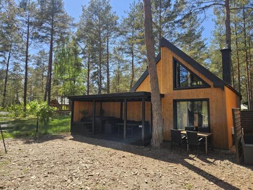 Leśne SPA Borsk Domki z Basenem, Sauną i Balią na Kaszubach nad Jeziorem Wdzydzkim