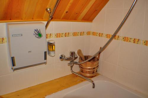 Koupelna v ubytování Guesthouse Leiputrija