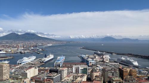 Napoli City Inn