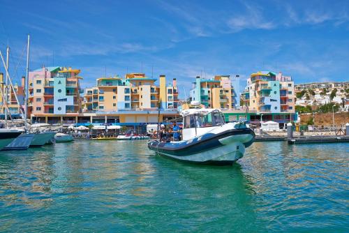 The Green Escape Albufeira Poolside Retreat