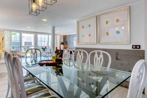 Seafront villa with jacuzzi