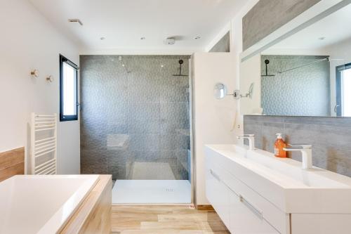 Villa W&M Home, Prestige, Confort & Piscine