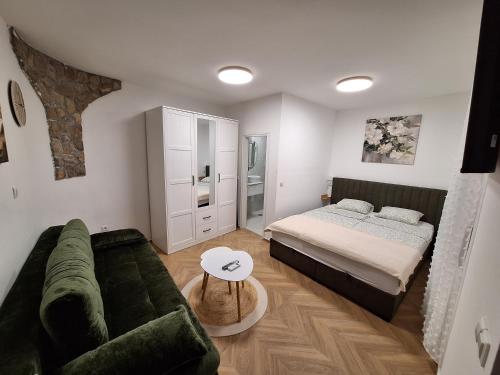 Green Oasis Apartment House