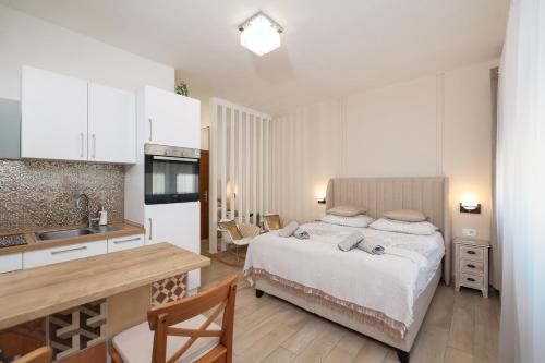 A'marie Apartments SELF CHECK-IN