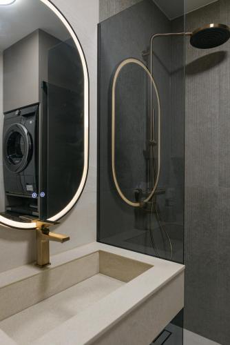 DalmaVita - Luxury Apartment with Private Garden, Just 5 Min Walk to Trogir UNESCO Heritage Center
