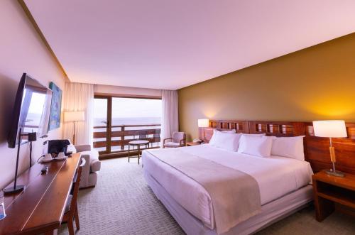 Wyndham Puerto Varas Pettra — Lake view