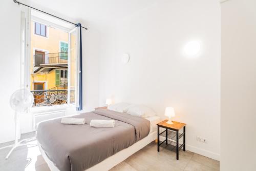 Best location , Port of Nice, charming flat #2