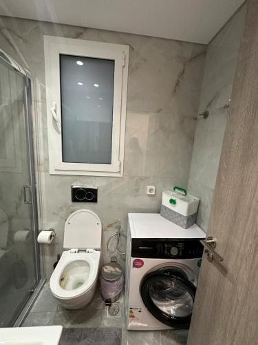 Luxury Haven Fully Renovated Designer Apartment