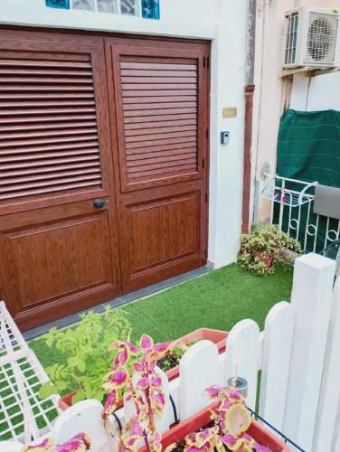 House Under Arch photo 10