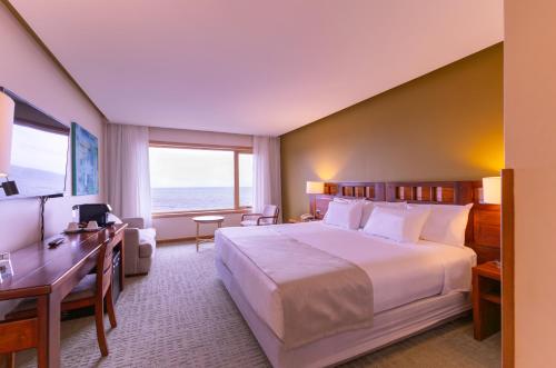 Wyndham Puerto Varas Pettra — Lake view