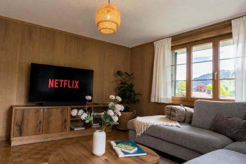 Cozy alpine retreat with mountain view Gstaad