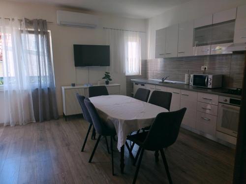 Spacious Family Apartment with Terrace & Parking