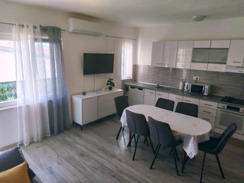 Spacious Family Apartment with Terrace & Parking