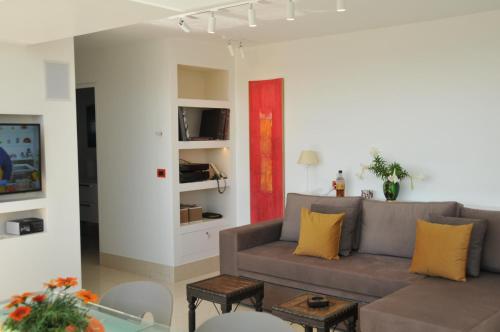 Acropolis at Home: Loft with a View