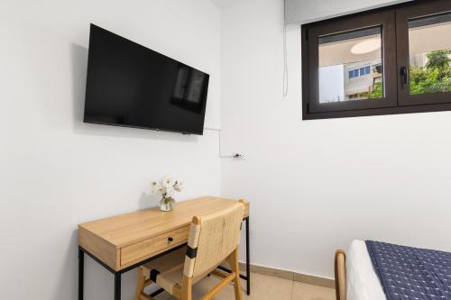 Angelica Garden Room - Near Beach Apartment