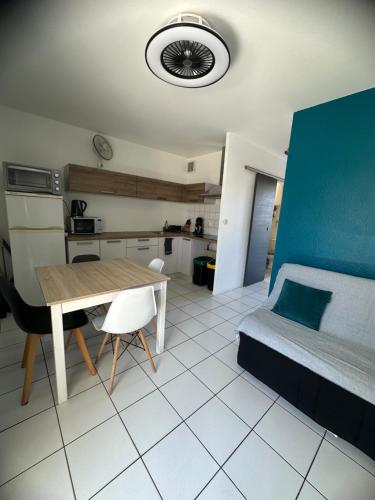 Appart T2 - 4 pers - VILLAGE - 200m de la plage