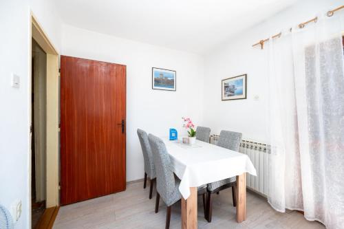 Apartments with parking space Biograd na Moru, Biograd - 25827
