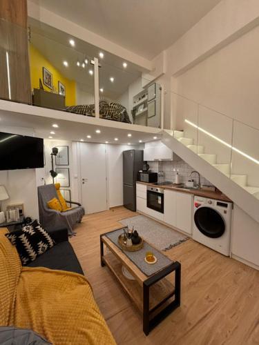 Yellow Skg City Loft