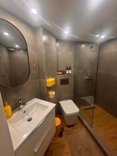 Yellow Skg City Loft