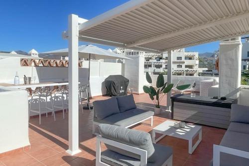 Luxe Golf & Family House Escape - Happy Rentals