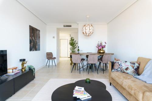 Luxe Golf & Family House Escape - Happy Rentals