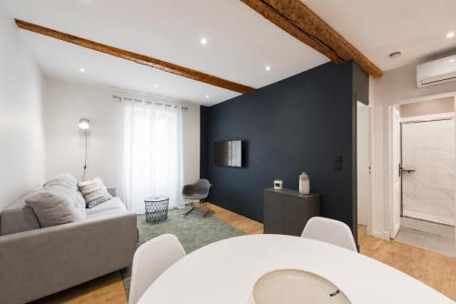 APPARTEMENT 1 NEUF sur le port à coté de la plage