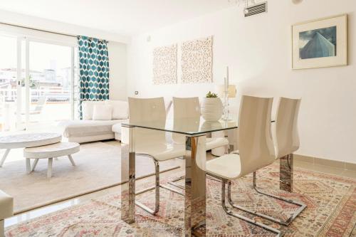 New Golden Mile 2BR Pool, Terrace, Parking