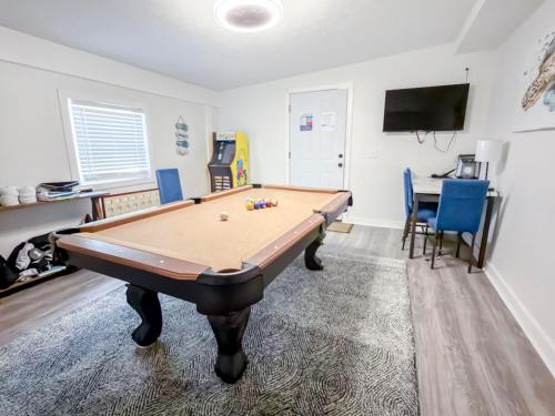 Beachside Bliss - Breakfast, Walk to Schooners, Sleeps 15, Fenced Privacy photo 60