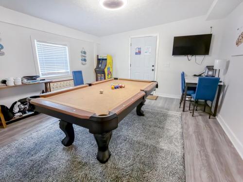Beachside Bliss - Breakfast, Walk to Schooners, Sleeps 15, Fenced Privacy photo 59