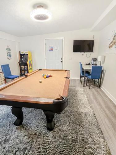 Beachside Bliss - Breakfast, Walk to Schooners, Sleeps 15, Fenced Privacy photo 62
