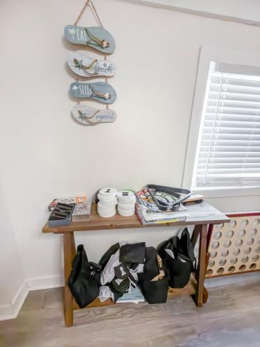 Beachside Bliss - Breakfast, Walk to Schooners, Sleeps 15, Fenced Privacy photo 64
