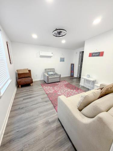 Beachside Bliss - Breakfast, Walk to Schooners, Sleeps 15, Fenced Privacy photo 70