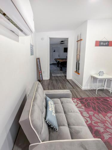 Beachside Bliss - Breakfast, Walk to Schooners, Sleeps 15, Fenced Privacy photo 80