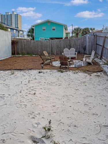 Beachside Bliss - Breakfast, Walk to Schooners, Sleeps 15, Fenced Privacy photo 92