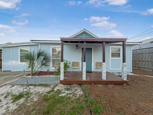 Beachside Bliss - Breakfast, Walk to Schooners, Sleeps 15, Fenced Privacy photo 96