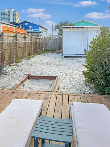 Beachside Bliss - Breakfast, Walk to Schooners, Sleeps 15, Fenced Privacy photo 95