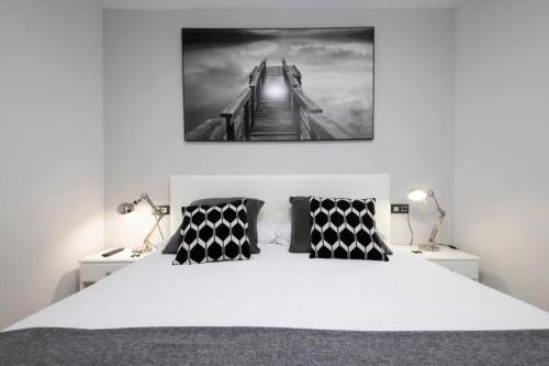 Glory Suite Zurriola Beach with AC