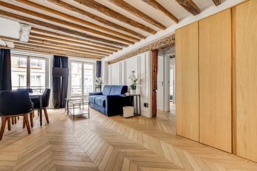 2BDR 5P apartment au centre de Paris in downtown Paris