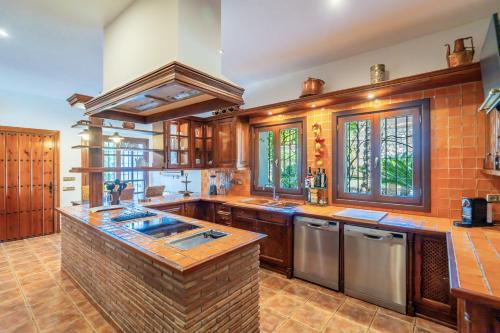 Cubo's Mountain Bayview Luxury Villa
