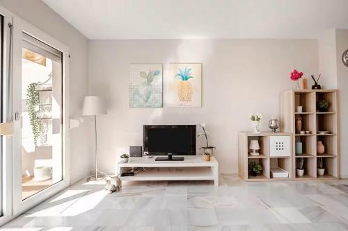 Lovely 3 bedroom duplex with pool & great sea view