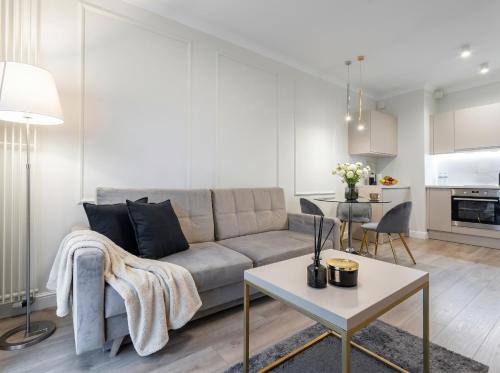 Urban Chic - Stylish and Cozy - Mennica Residence