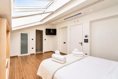 Morus Acropolis Urban Suites