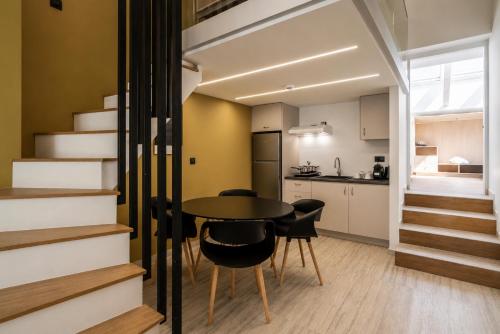 Morus Acropolis Urban Suites