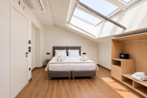 Morus Acropolis Urban Suites