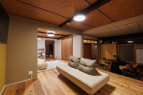 Renovated Japanese-style house Nishi Chaya 1 minute on foot