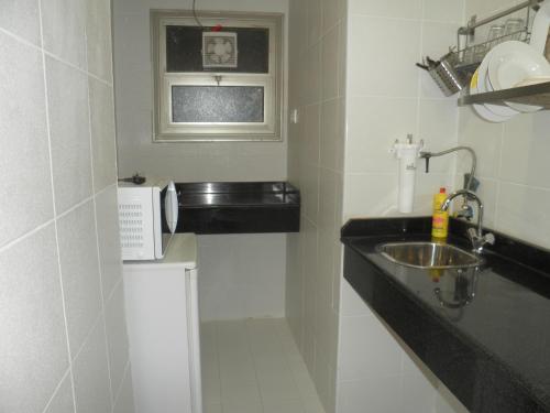 Dapur atau dapur kecil di Marina Royal Hotel Suites